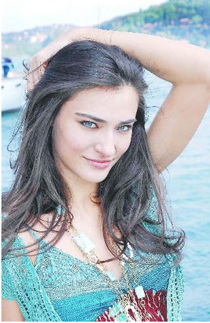 saadet isil aksoy5-256.jpg